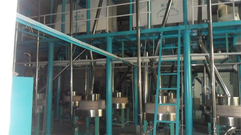 日產(chǎn)70噸石磨面粉加工設(shè)備